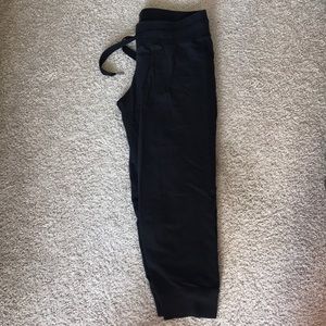 Lululemon Capris size 6